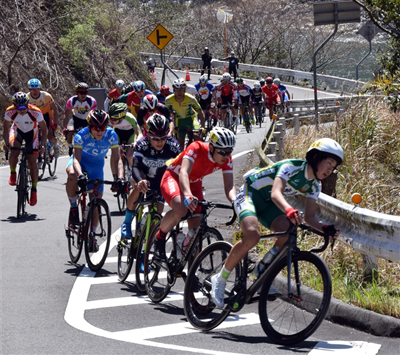 高校生が五木を激走 選抜自転車ロード競技