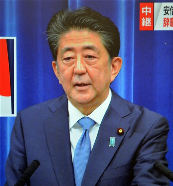 辞任を表明する安倍首相(NHKのテレビ中継より) ./img/news/20200829044635_1.jpg3803