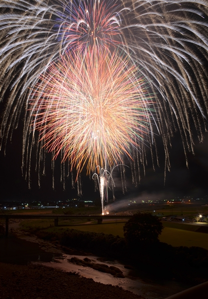 秋の夜空 大輪彩る ゑびす夏祭り花火大会