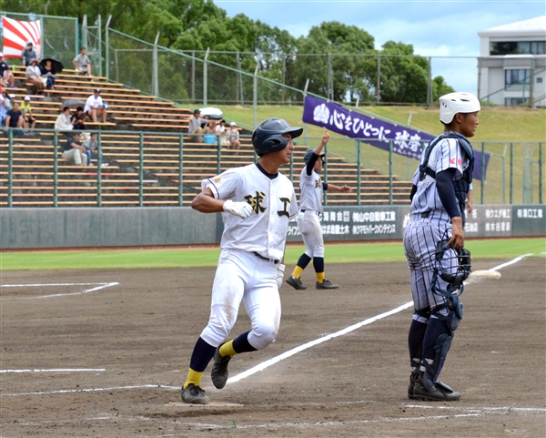 4回に濱砂の内野安打で同点に追いつく球磨工 449